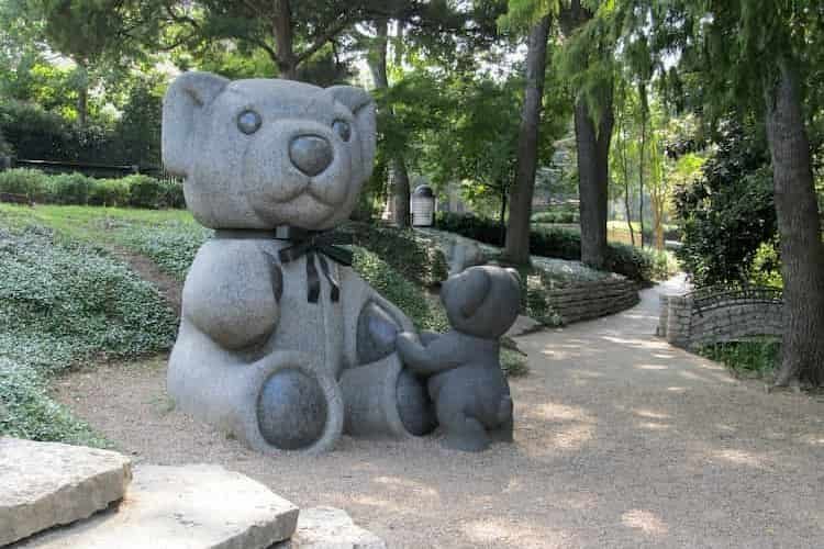 Teddy bear statues in park